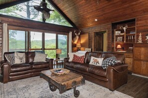 Smart-TV, peis, DVD-spiller og fotballspill