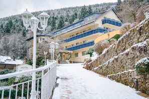 Front of property - Wellnesshotel Rothfuss mit Spa und 2 Schwimmbädern (Bad Wildbad)
