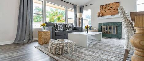 Televisión, estéreo y oficina