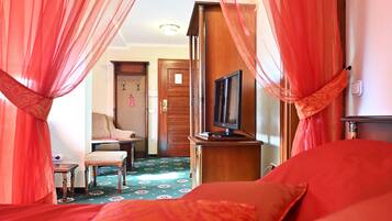 Classic-Doppelzimmer | Minibar, Zimmersafe, Schreibtisch, Bügeleisen/Bügelbrett