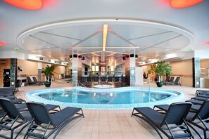 4 indoor pools, open 8:00 AM to 9:00 PM, sun loungers - Hotel Eger & Park (Eger)