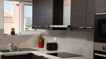 Villa | 3 bedrooms, desk, Internet