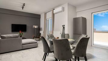 Villa | 3 bedrooms, desk, Internet