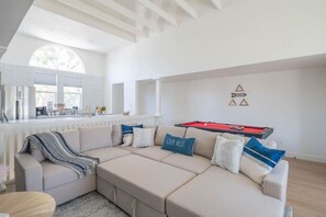 Smart TV - *New* Luxurious Uptown Home | Mountain Views (Phoenix)