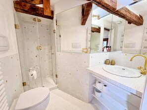 Douche, bidet