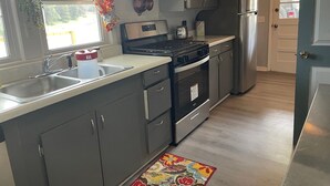 茶具/咖啡用具、冰箱、微波炉、烤箱