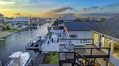 Beautiful Canal Views on Key Allegro! ~20 Flamingo~4 Bed/4 Bath