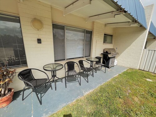 Esperance Little Units 2
