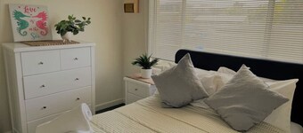 Esperance Little Units 2