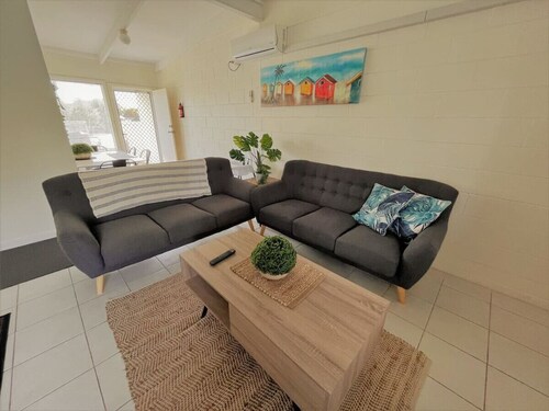 Three Palms Apartments Unit 2