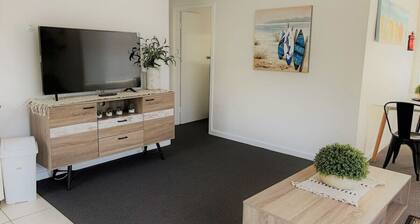 Esperance Little Units 1