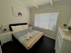 2 chambres, fer et planche Ă repasser, Wi-Fi, draps fournis