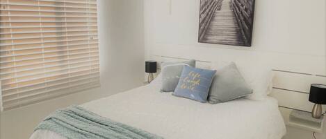 2 dormitorios, tabla de planchar con plancha, wifi y ropa de cama