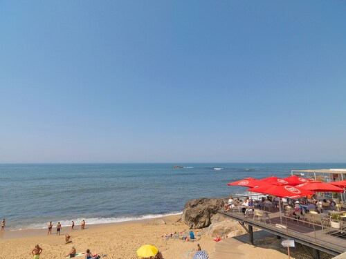 FLH Gilreu Beach Duplex with Sea View I