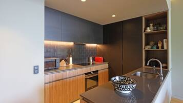 Fridge, microwave, oven, coffee/tea maker