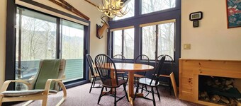 2 Bed/2Bath White Mtn treetop Townhome across from Loon w views,
pool & shuttle