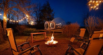 Unique Stay! Ricketts Chic Farmhouse Retreat w/ BUBBLE Tent