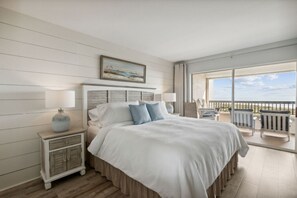 1 chambre, bureau, fer et planche à repasser, lit parapluie