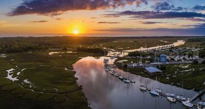 Stunning views! 6th floor Surf & Racquet Club!
