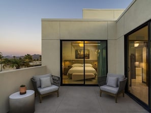 Terrace/patio - Thompson Palm Springs BY Hyatt (Palm Springs)