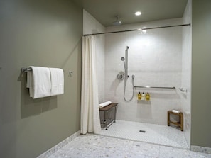 Bathroom - Thompson Palm Springs BY Hyatt (Palm Springs)