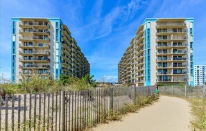 Exterior - Beautiful 3 BR 2 BA Unit in Ocean Front Building with a Pool! (Ocean City)