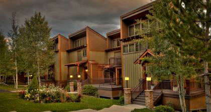 4th Hole Hideaway (#757) |10 min to Ski - Golf - AC/Pool/Hot Tub/Fitness/Deck