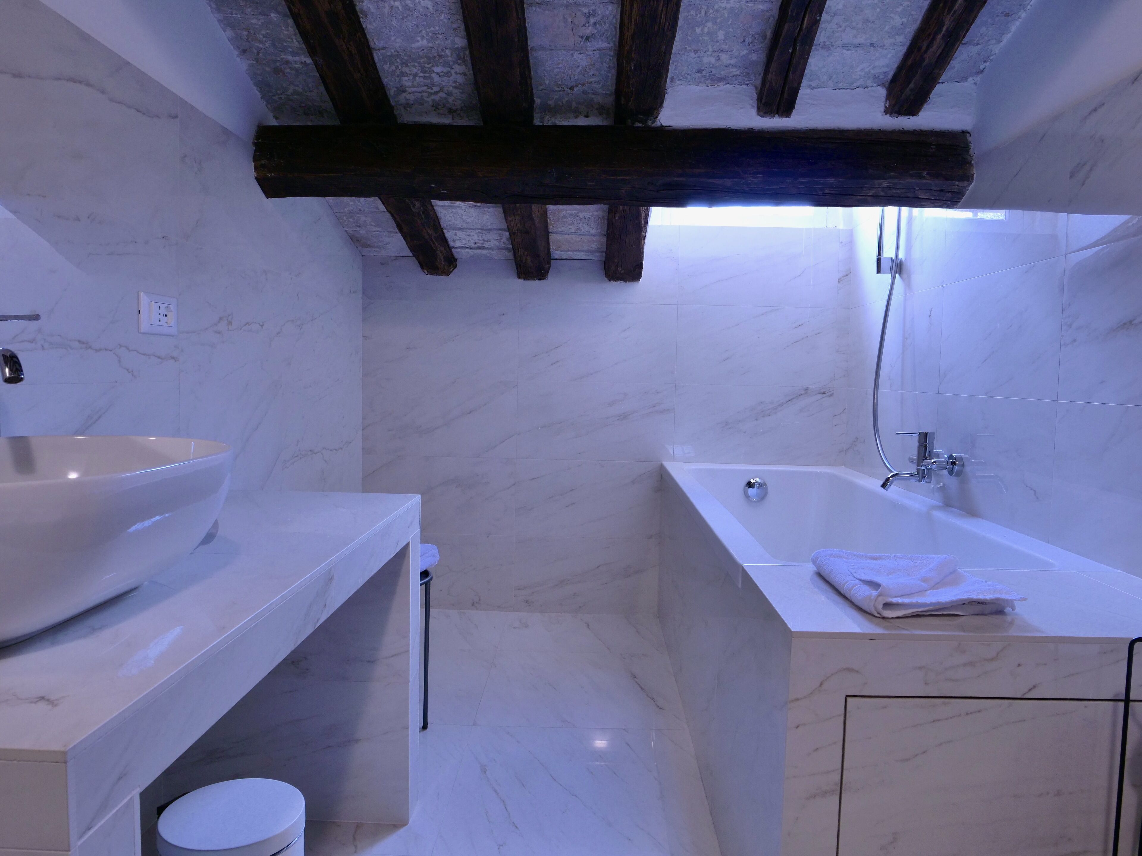 Camera Superior | Bagno | Soffione a pioggia, set di cortesia gratuito, asciugacapelli, pantofole