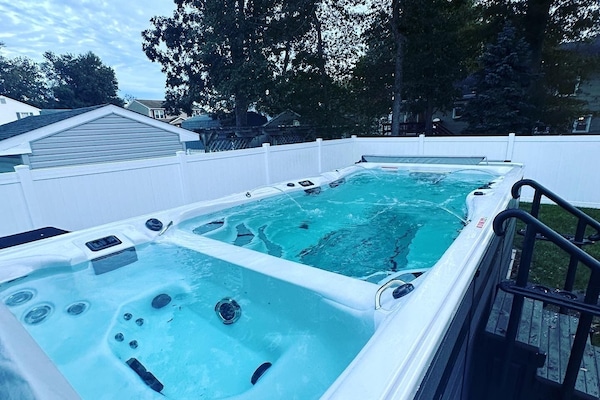 Bain à remous extérieur