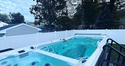 Cape May Heated Swim Spa Oasis Sleeps 8, Dog & EV Friendly