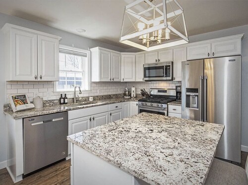 Cape May Heated Swim Spa Oasis Sleeps 8, Dog & EV Friendly