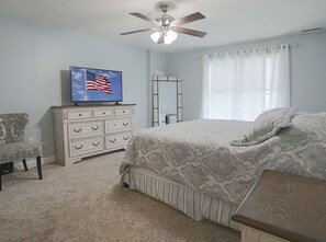 3 makuuhuonetta, silitysrauta/-lauta, ilmainen Wi-Fi, vuodevaatteet