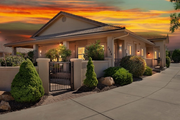 House, 3 Bedrooms | Exterior