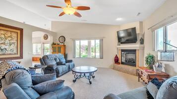 Maison, 3 chambres | Coin séjour