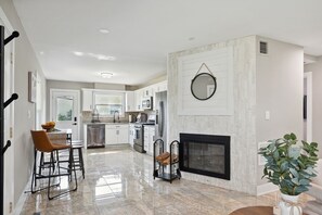 House, 3 Bedrooms | Private kitchen | Fridge, oven, coffee/tea maker, electric kettle - Charming Contemporary Family Home 3 Bedroom Home by RedAwning (Glenview)