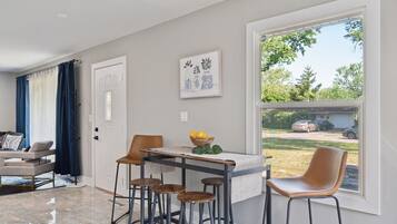 House, 3 Bedrooms | Dining