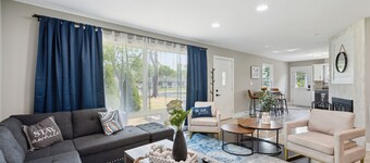 Charming Contemporary Family Home 3 Bedroom Home by RedAwning