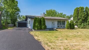 House, 3 Bedrooms | Exterior
