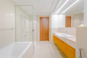 Appartement Premium, 1 chambre, non-fumeur, vue ville | Salle de bain