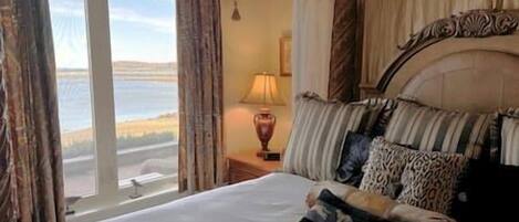 2 chambres, bureau, Wi-Fi, literie fournie