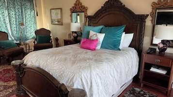 3 habitaciones, tabla de planchar con plancha, wifi y ropa de cama