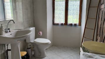 Een douche, toiletpapier