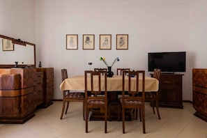 Dining - Entire housing within walking distance of the center (Vercelli)