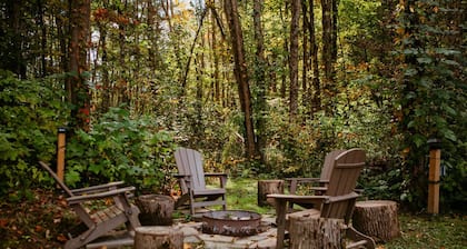 Secluded 3BR Cabin w/Hot Tub and Firepit