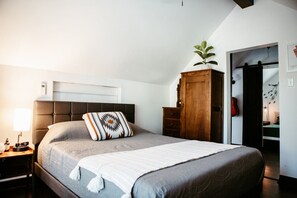 3 Schlafzimmer, Schreibtisch, Bügeleisen/Bügelbrett, Reisekinderbett