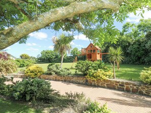 Property grounds - Scrumpy (Helston)