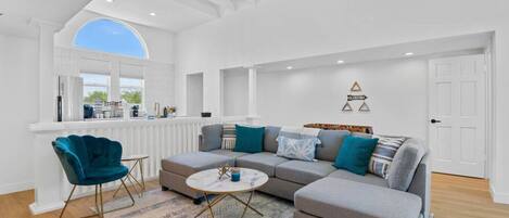 Smart-tv, videospil, bordfodbold, bordtennisbord