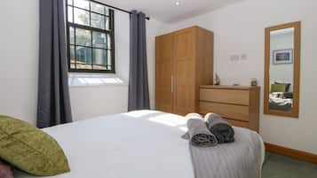 4 habitaciones, decoración personalizada y muebles diferentes