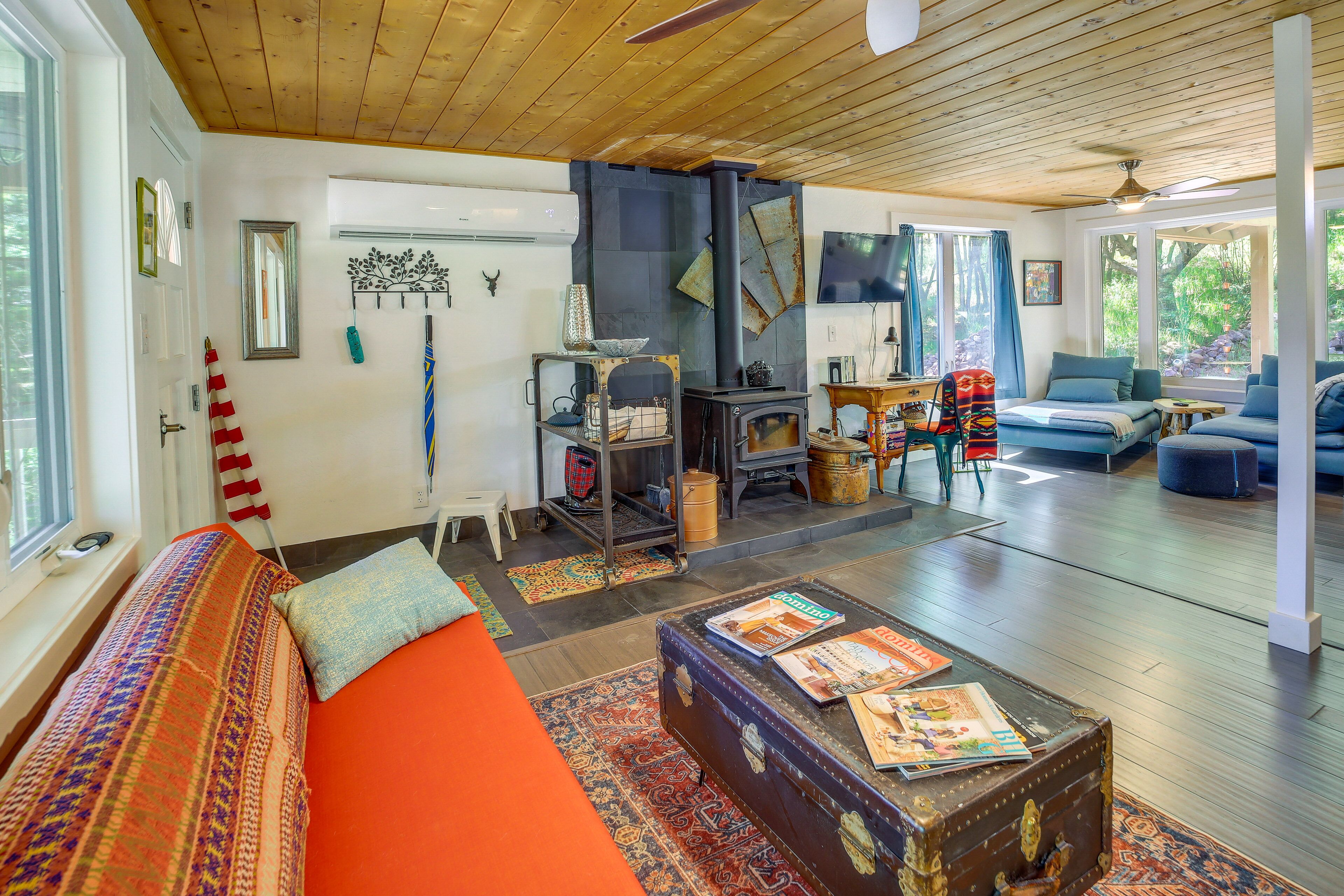Strawberry Cabin Rental w/ Deck & Mountain Views!