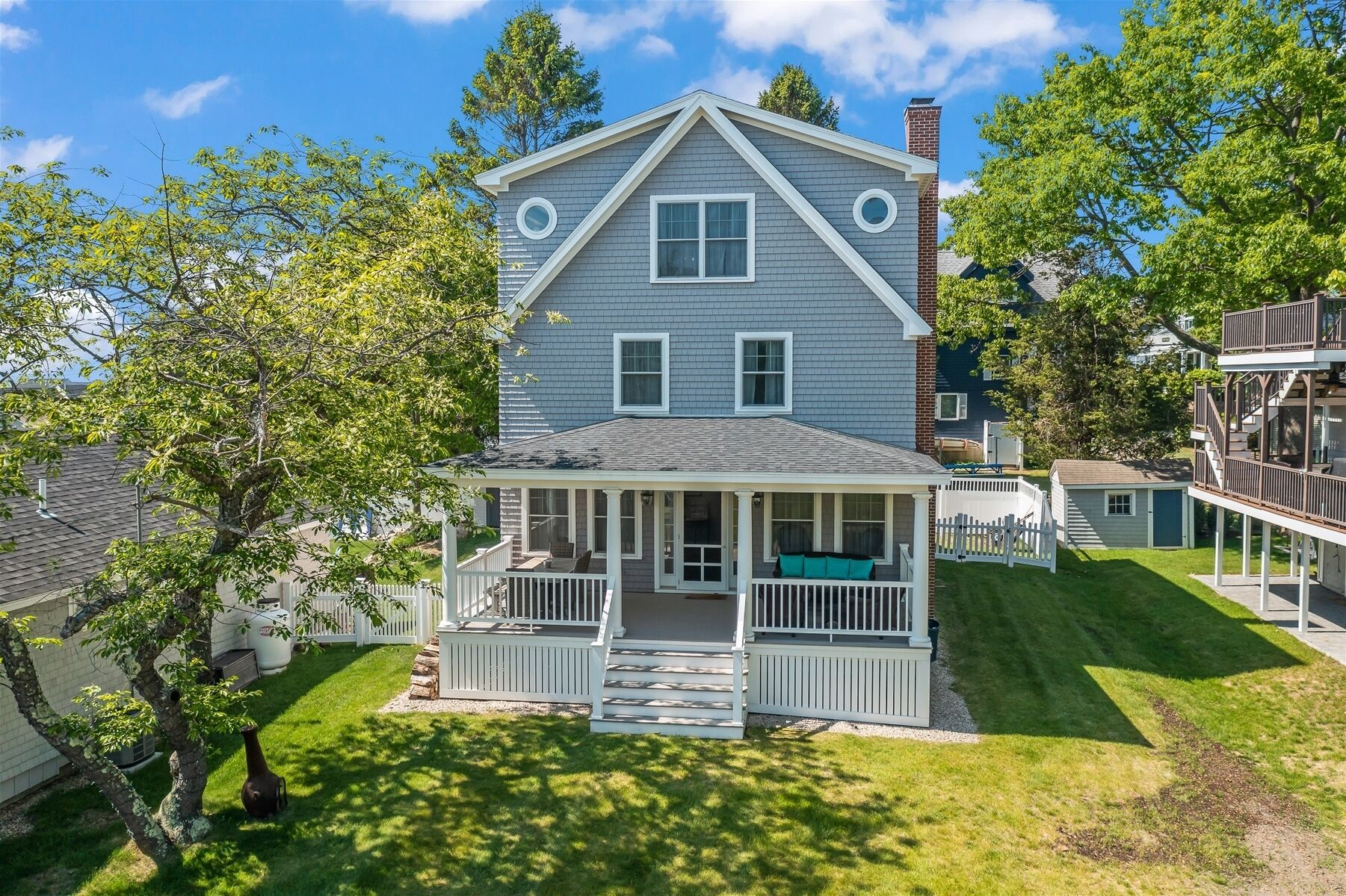 Beautiful rental on The Nubble with hot tub!